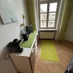 Lägenhet Zentral Am Bahnhof Mit Kueche, Badezimmer, Gratis Parkplatz & Wlan