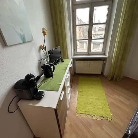 Апартаменты Zentral Am Bahnhof Mit Kueche, Badezimmer, Gratis Parkplatz & Wlan