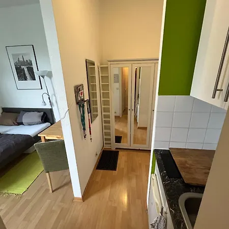 Zentral Am Bahnhof Mit Kueche, Badezimmer, Gratis Parkplatz & Wlan Апартаменты Регенсбург