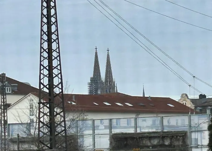 Zentral Am Bahnhof Mit Kueche, Badezimmer, Gratis Parkplatz & Wlan Daire