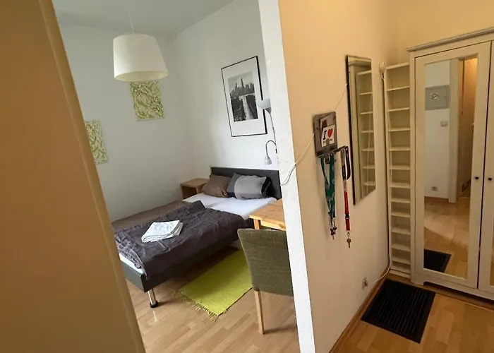 Zentral Am Bahnhof Mit Kueche, Badezimmer, Gratis Parkplatz & Wlan Daire Regensburg